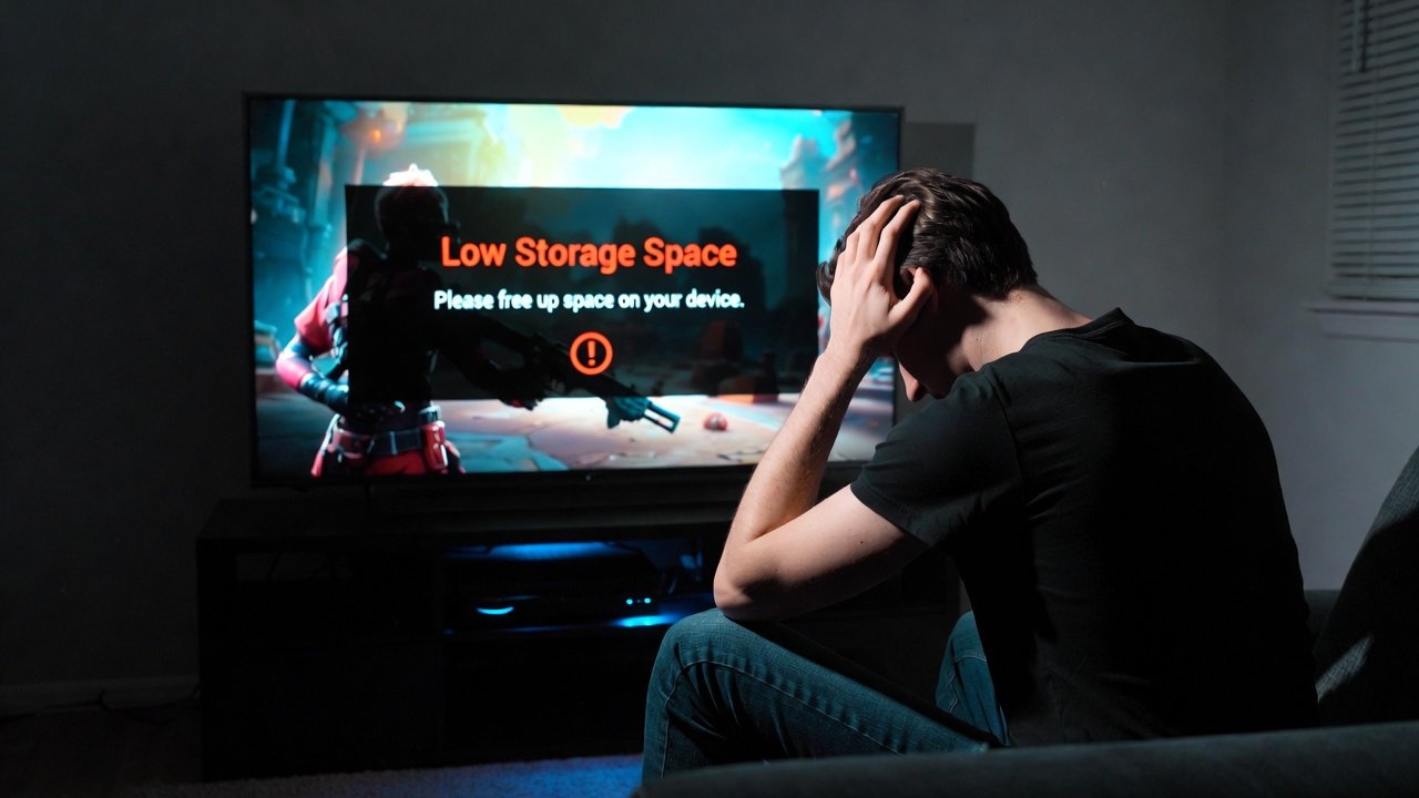 Gamer frustrated while managing storage on console